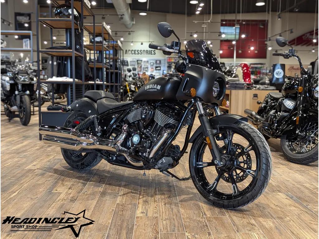 2022 Indian Motorcycle Chief Dark Horse // Black Smoke