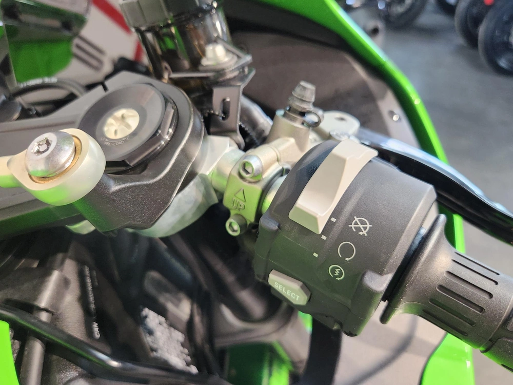 2026 Kawasaki Ninja Zx-10r Démo *5.99%/84 Mois💳 alt