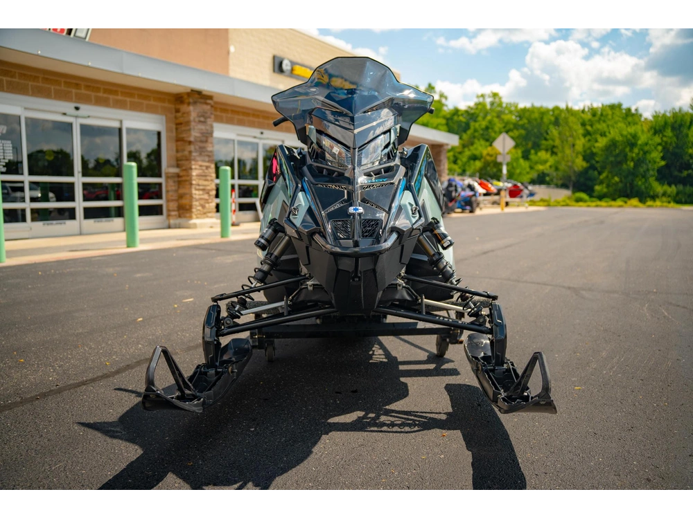 2026 Polaris 850 Indy Xc 137 Gloss Black / Blue Dusk