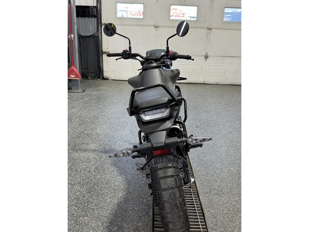 Husqvarna Svartpilen 401 2024 alt
