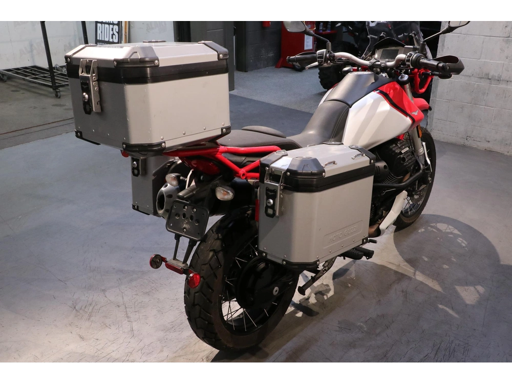 2022 Moto Guzzi V85 Tt alt