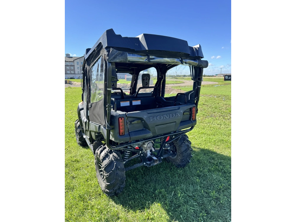 2022 Honda Sxs700m4d alt