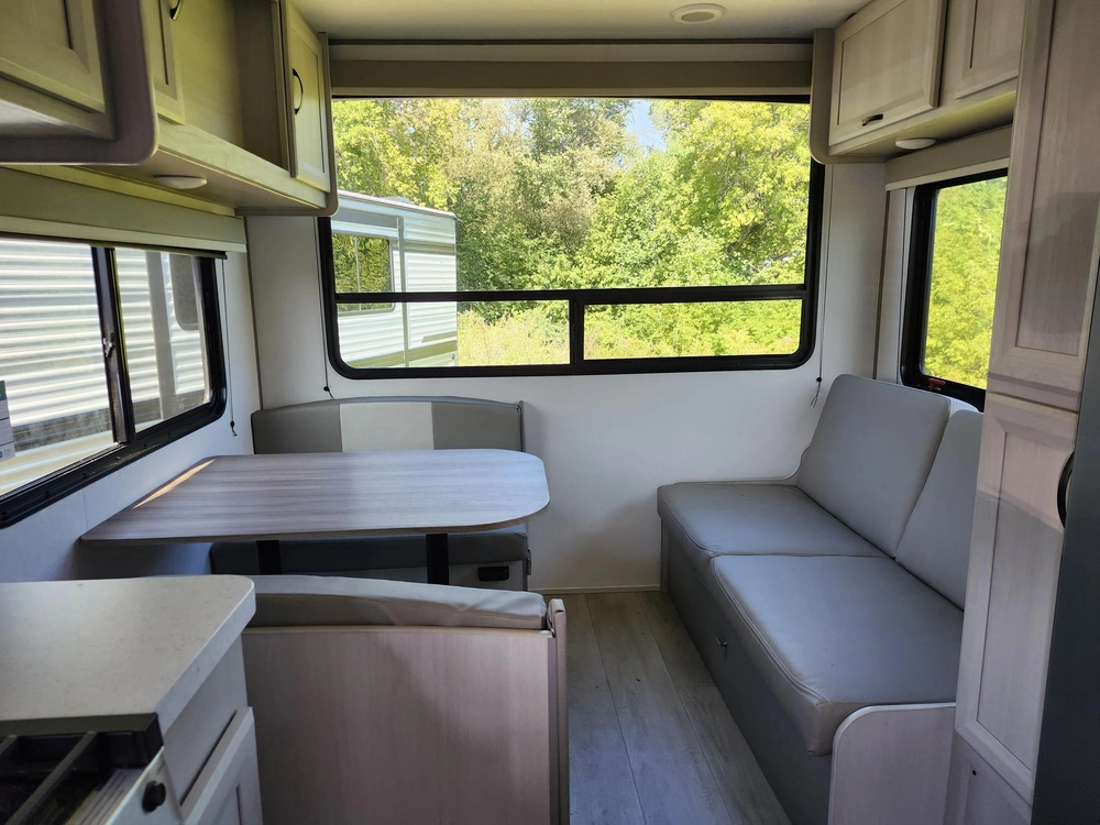 Forest River Aurora 22 Epic 2027 alt
