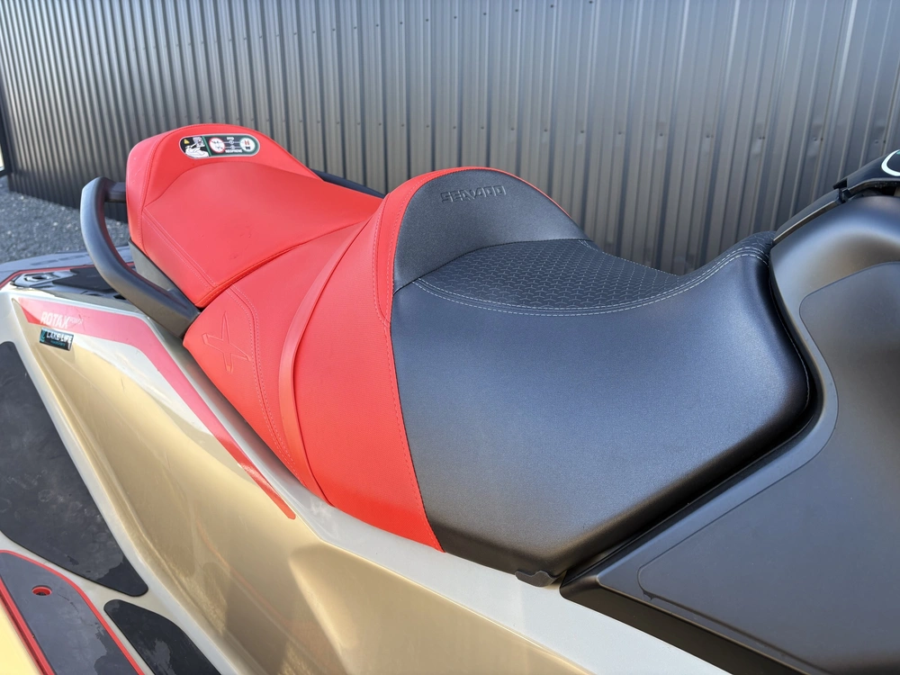 2025 Sea-doo Riva Racing Rxt X 325 alt
