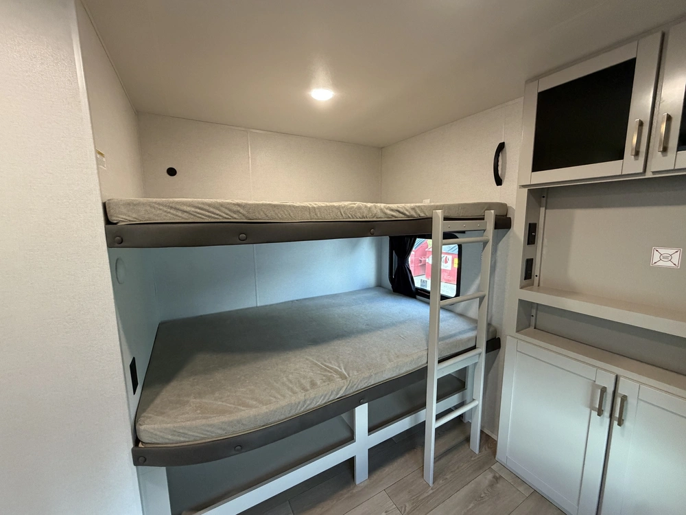 Jayco Jay Flight 321bds 2027 alt