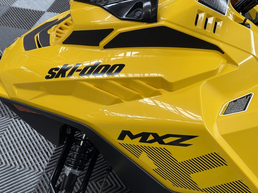 2027 Ski-doo Mxz 200 alt