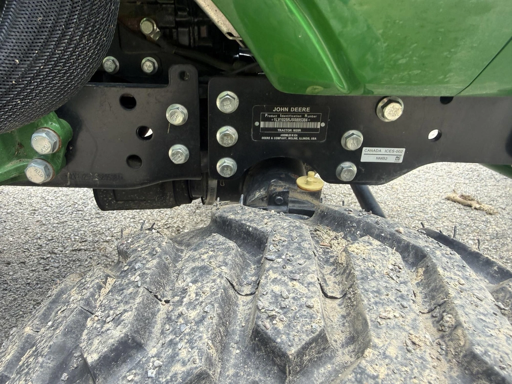2025 John Deere 1025r alt