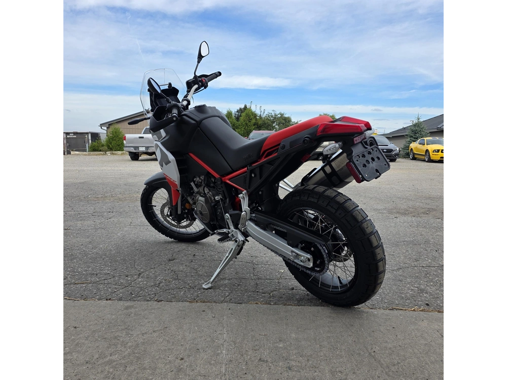 2027 Aprilia Tuareg 660 alt