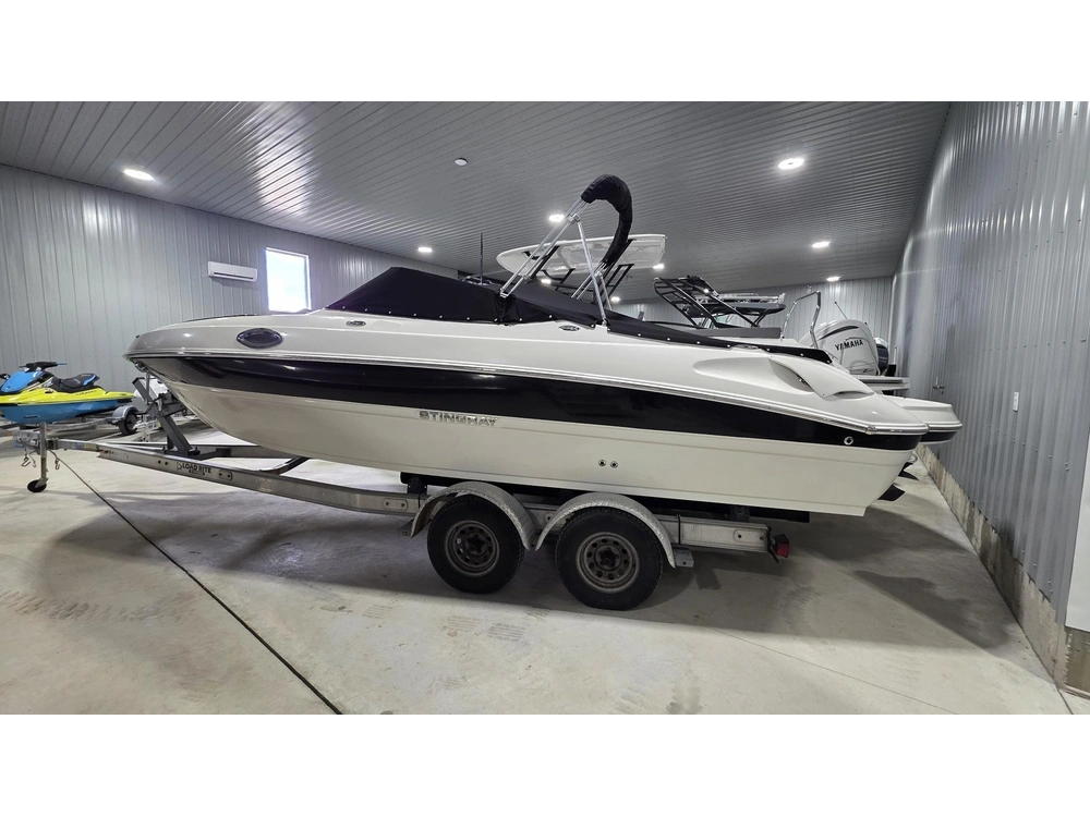 Stingray Boat Co 235 Lr 2011