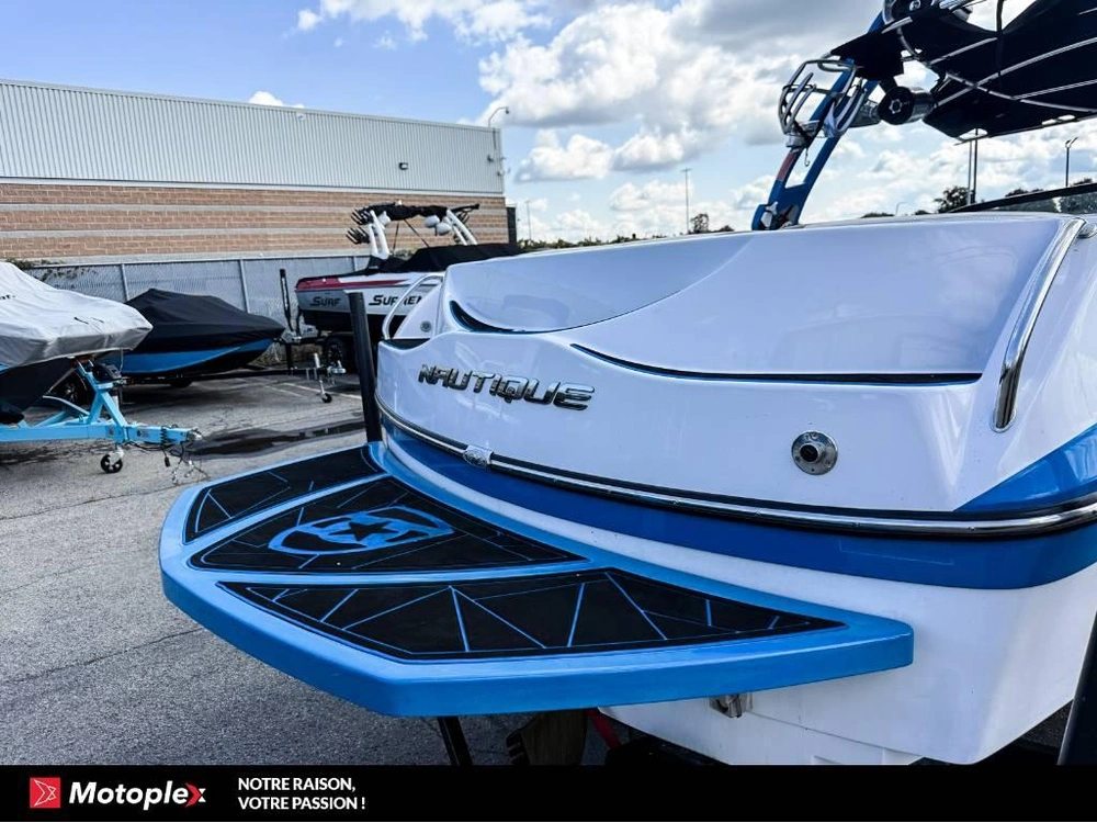 Super Air Nautique Air Nautique 210 Team Edition 2011 alt