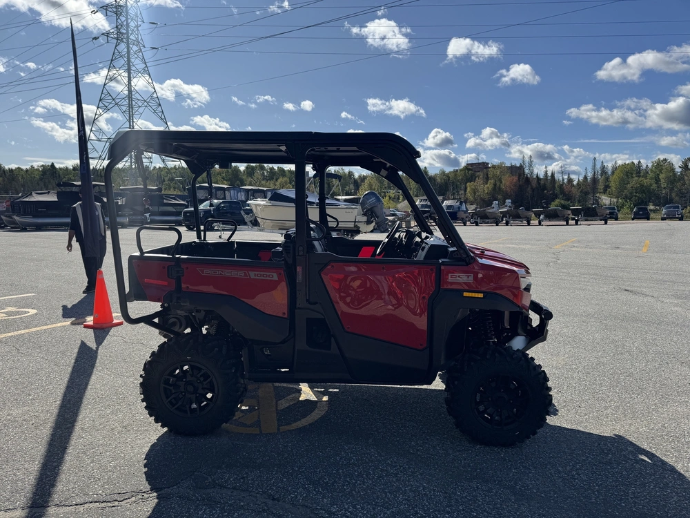 2026 Honda Sxs10m5dt alt