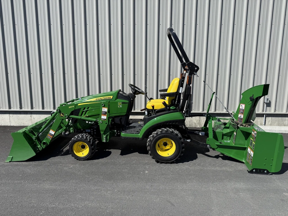 2025 John Deere 1025r alt