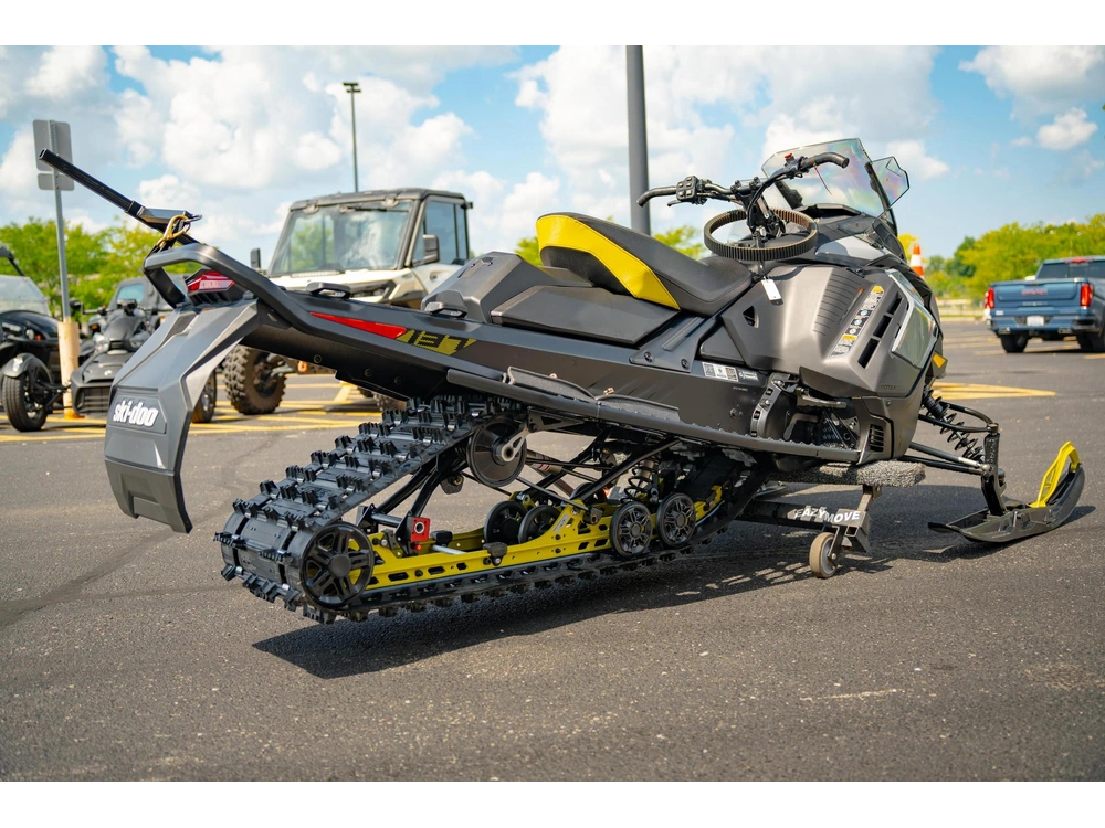 2026 Ski-doo Renegade® Adrenaline® 900 Ace Turbo R Ripsaw 1.25_black alt