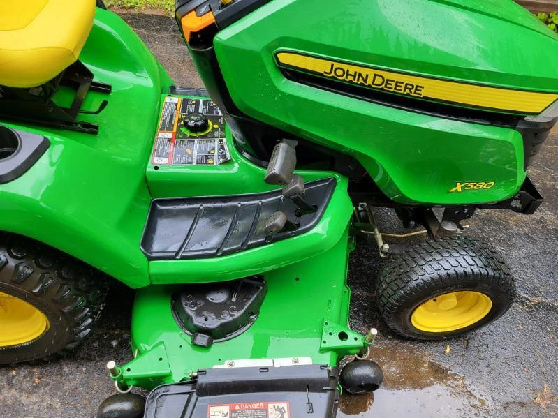 2023 John Deere X580 alt