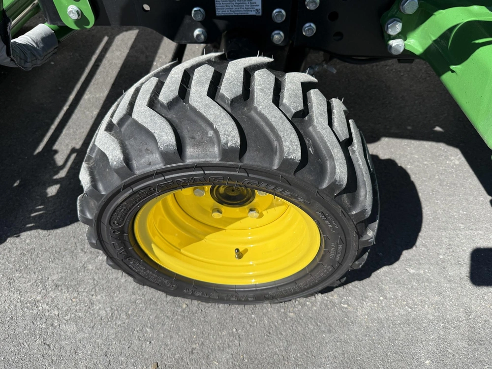 2025 John Deere 1025r alt