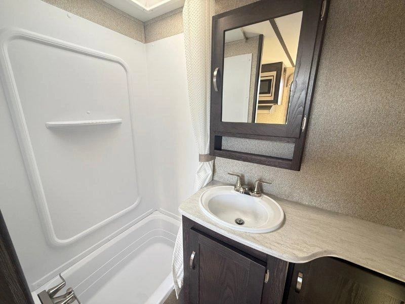 Keystone Rv Outback 240urs 2019 alt