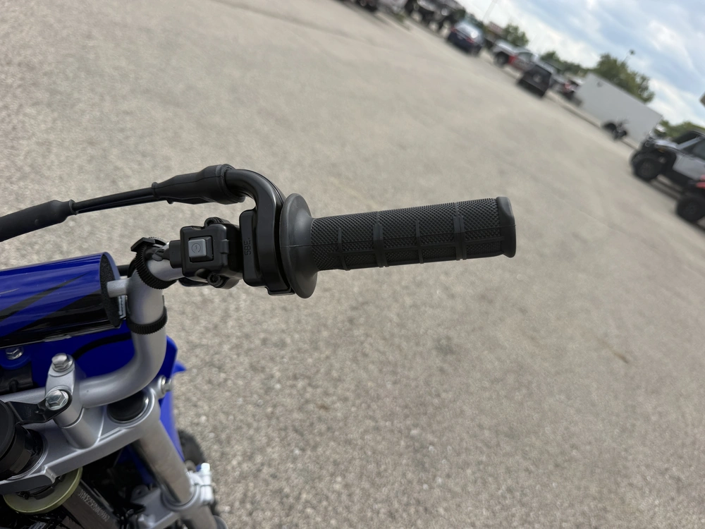 2027 Yamaha Tt-r110e alt