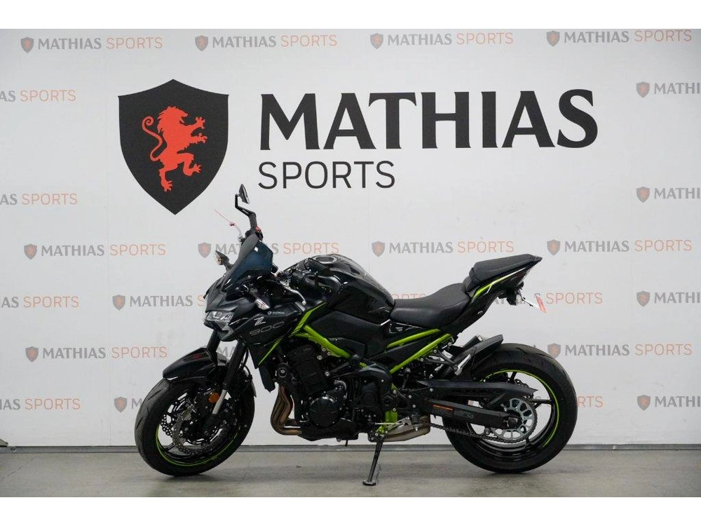 Kawasaki Z900 2022 alt