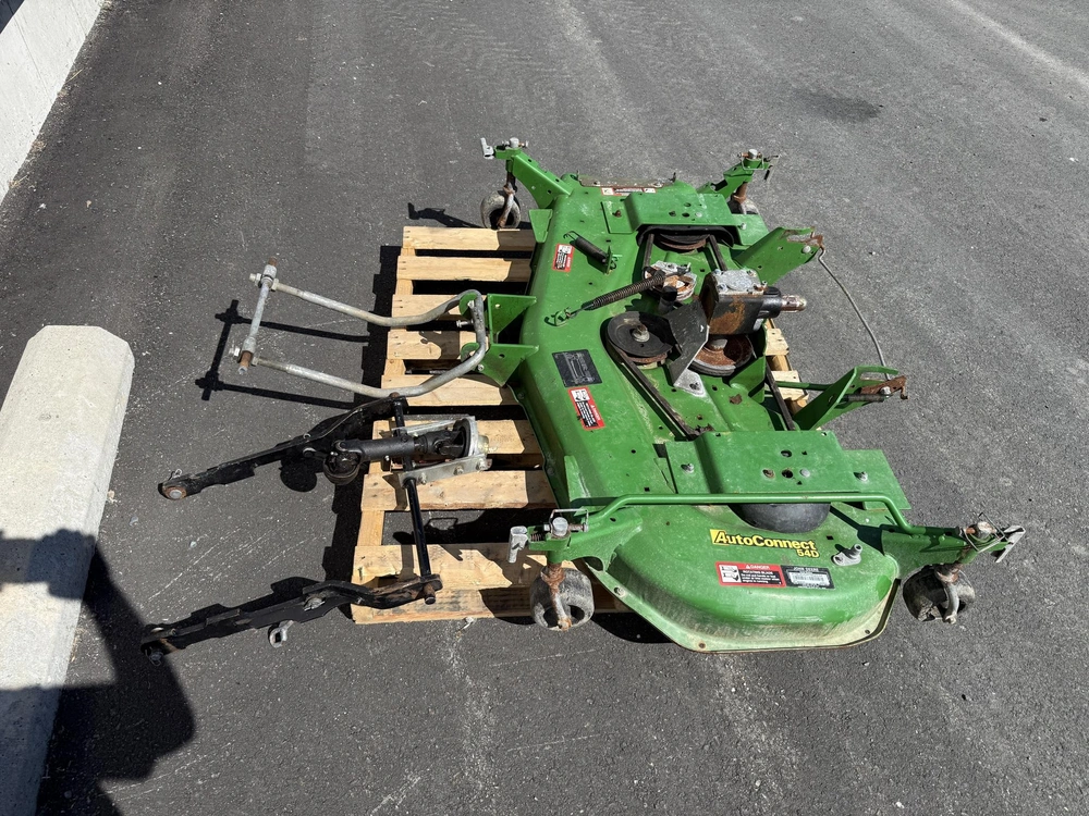 2025 John Deere 1025r alt