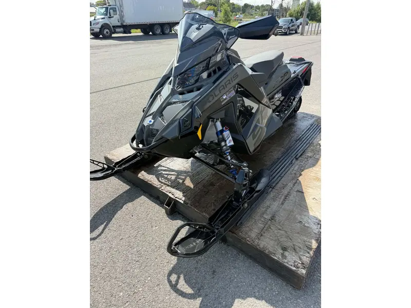 2025 Polaris 9R INDY XCR 136 DEMO 781 KM