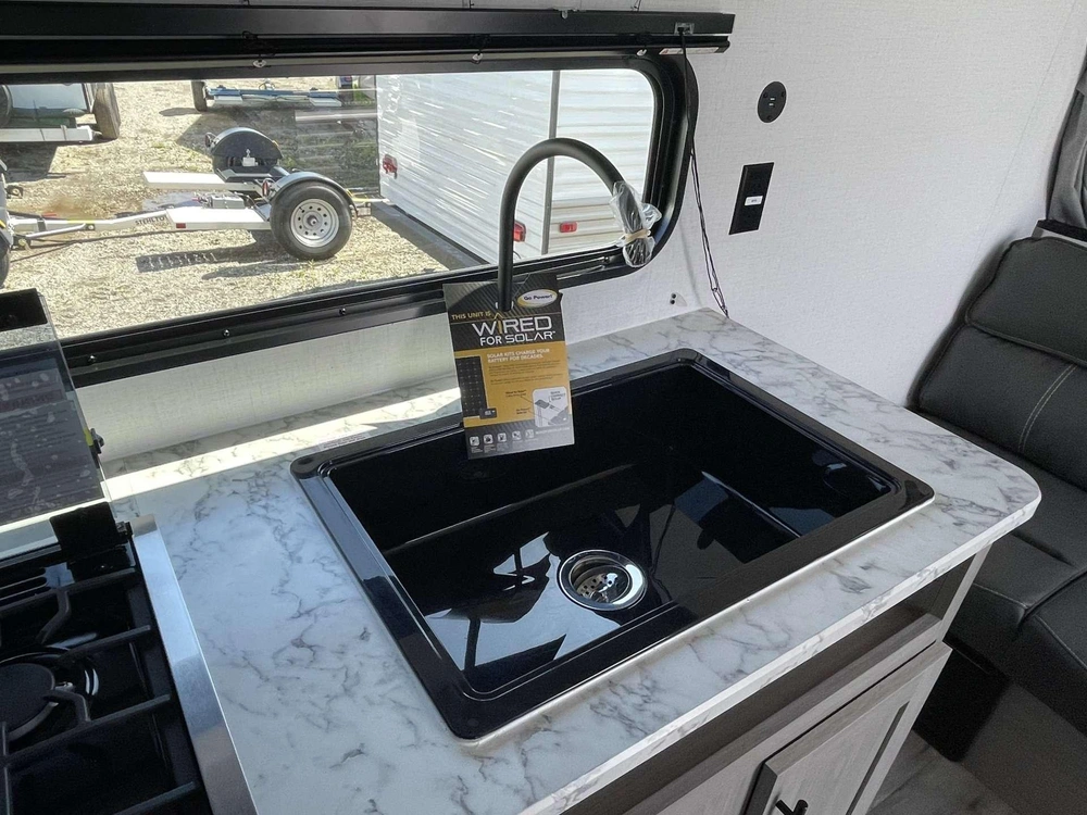 2024 Keystone Rv Coleman 274bh alt