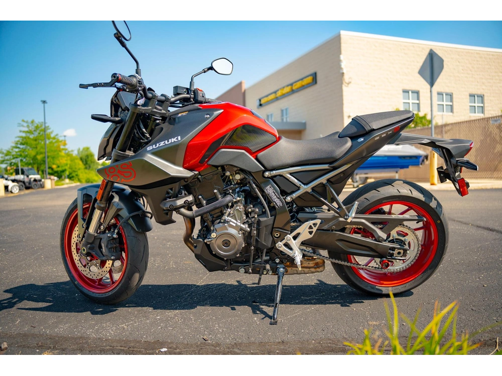 2026 Suzuki Gsx-8s alt
