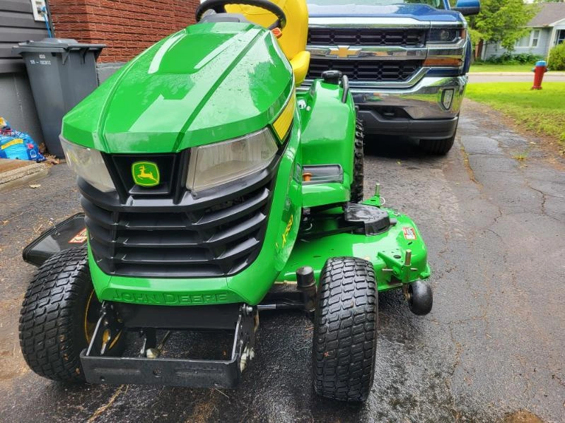 2023 John Deere X580 alt