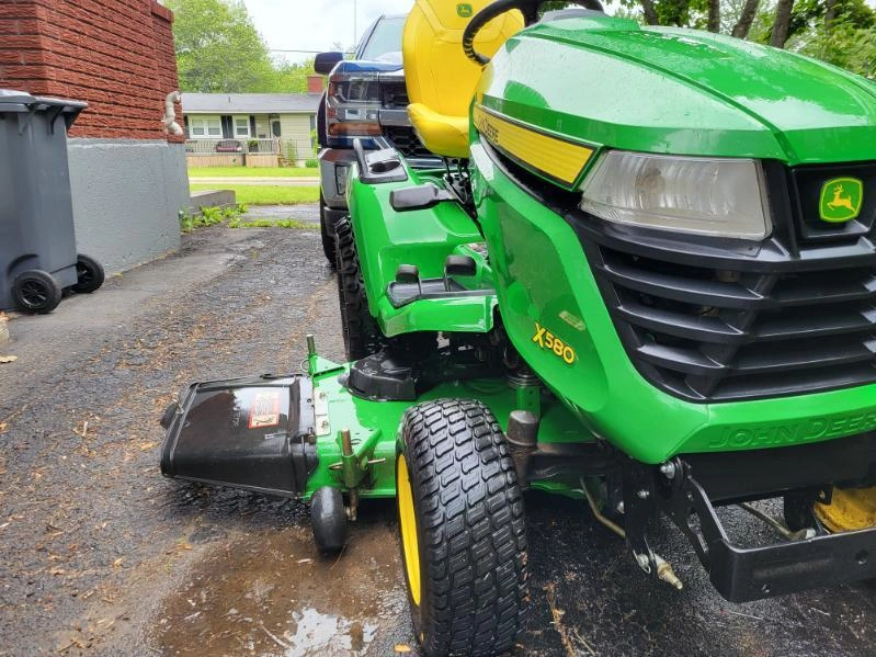 2023 John Deere X580 alt