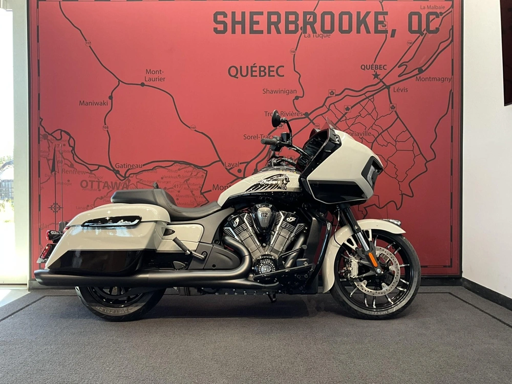 Indian Motorcycle Challenger Dark Horse With 112 2026 alt