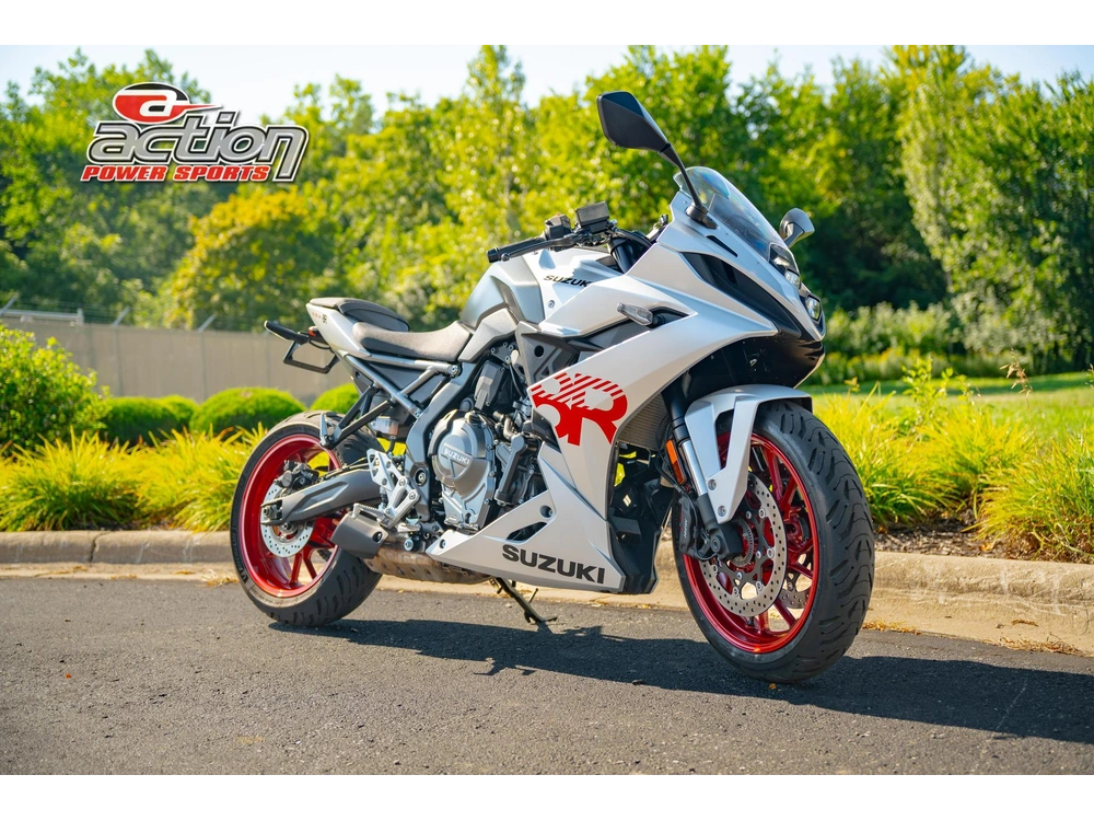 2024 Suzuki Gsx-8r Silver alt