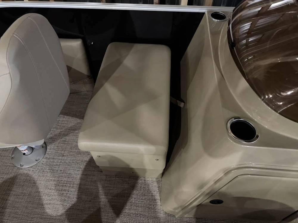 2025 Sylvan Ponton Mirage 818 Fish alt