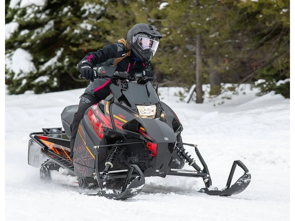 2025 Yamaha Sxvenom Black/red