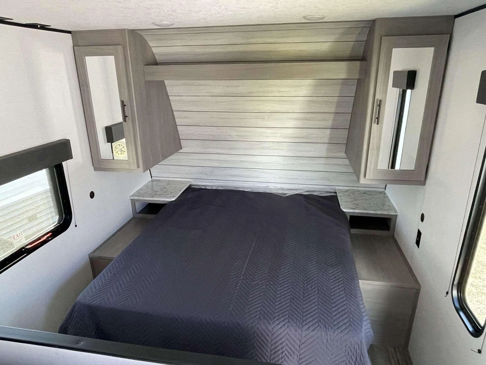 2024 Keystone Rv Coleman 274bh alt