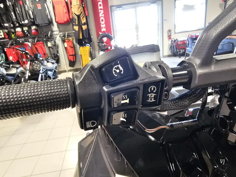 2027 Arctic Cat M 858 SNO PRO ALPHA ES 154 3.0 G8 DISPLAY