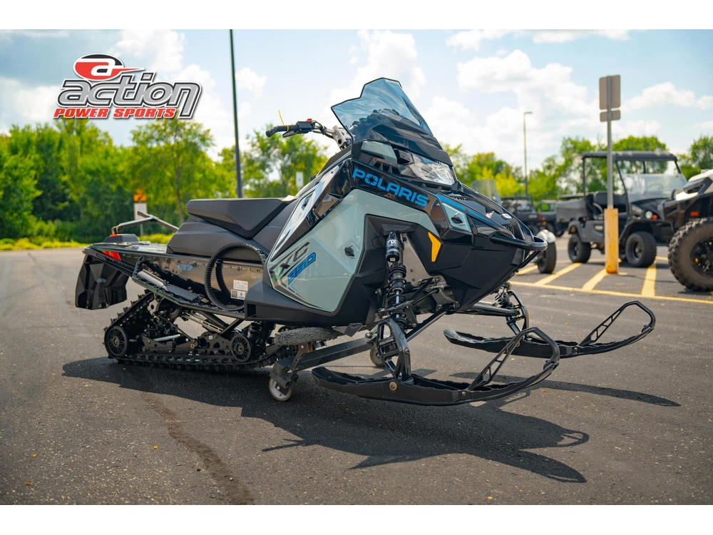 2026 Polaris 850 Indy Xc 137 Gloss Black / Blue Dusk alt