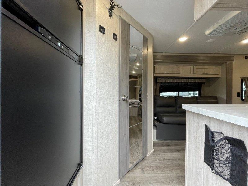 Coachmen Catalina 184fqs 2022 alt