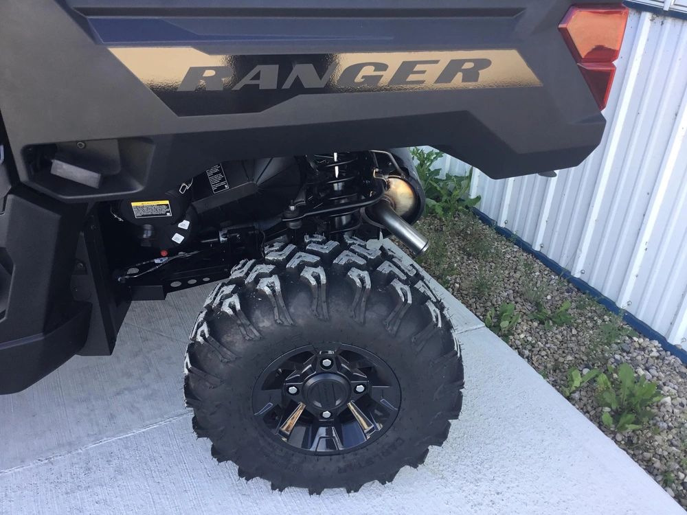 2026 Polaris Ranger 1000 Premium Cabbed alt
