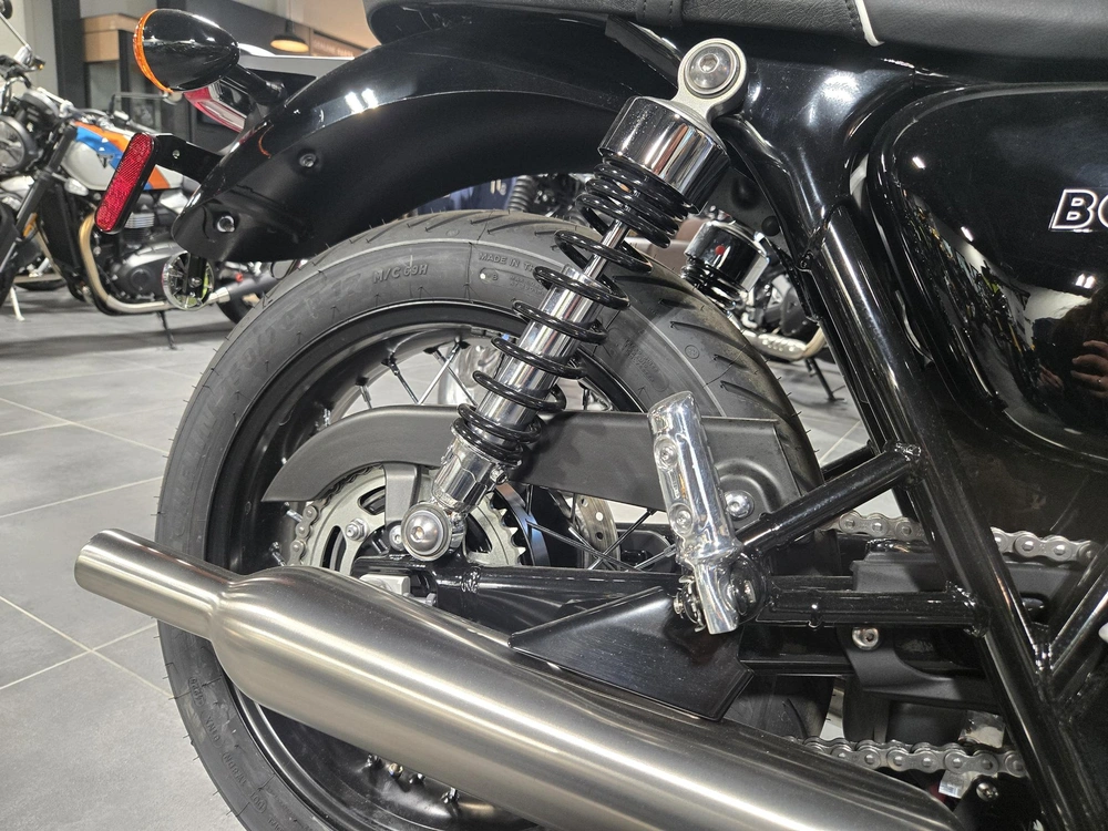 2026 Triumph Bonneville T100 alt