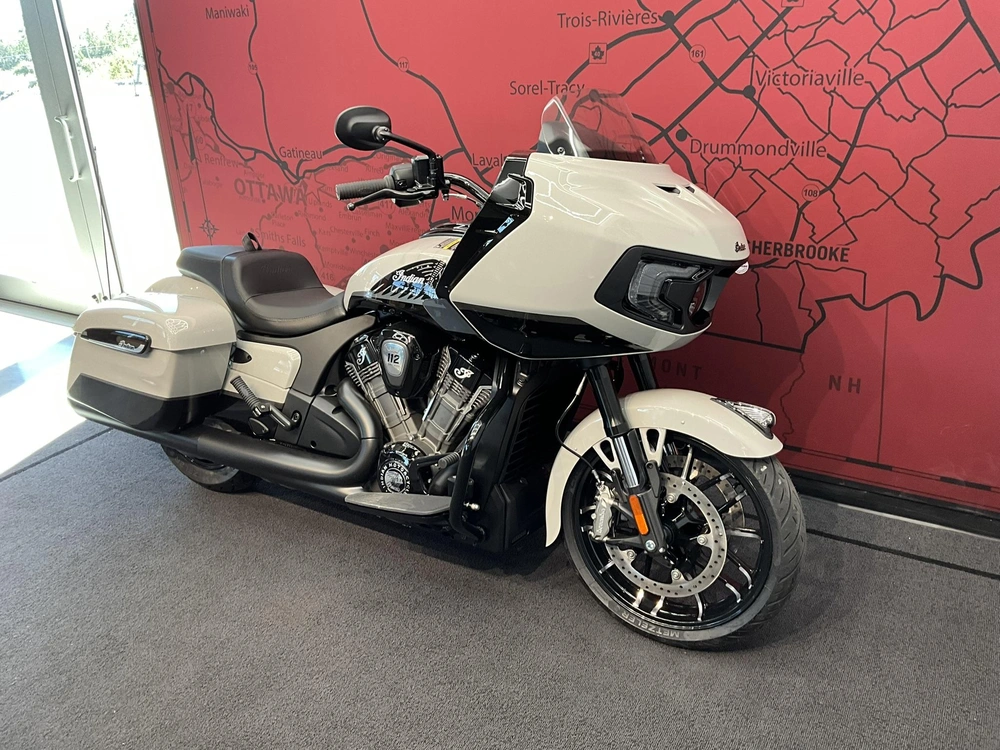 2026 Indian Motorcycle Challenger Dark Horse With 112 alt