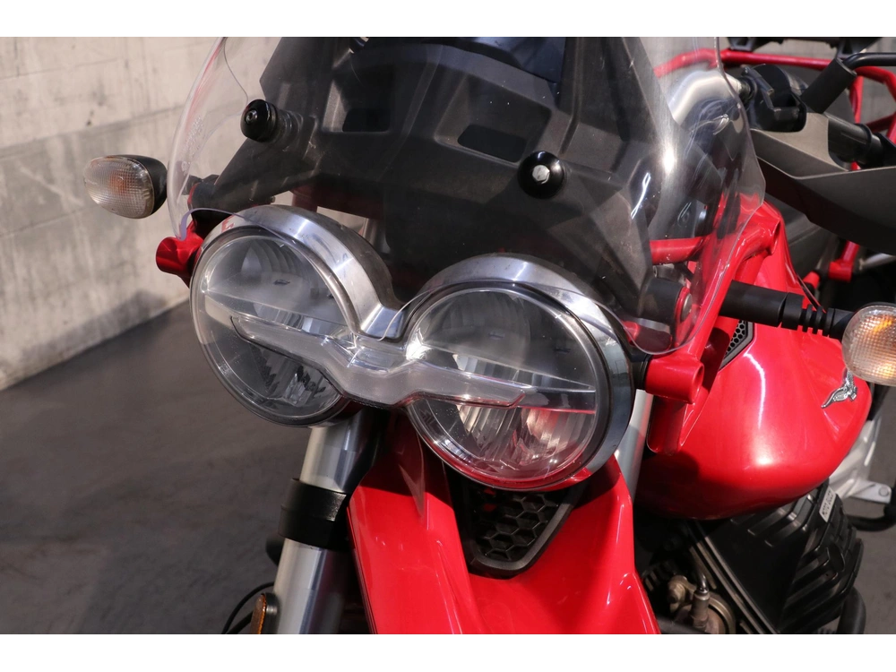 2022 Moto Guzzi V85 Tt alt