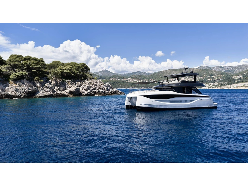 Prestige Yachts M7 2028 alt