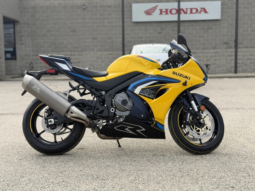 2027 Suzuki Gsx-r1000 40th Anniversary Edition alt