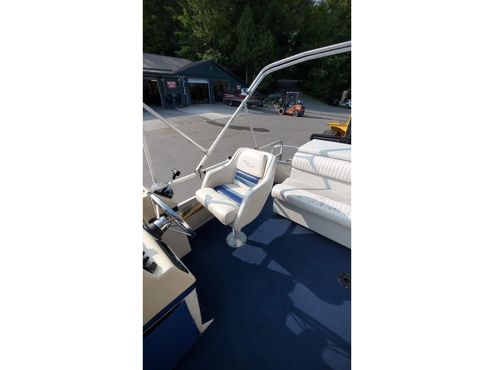 1999 Misty Harbor Aluminium Pontoon alt