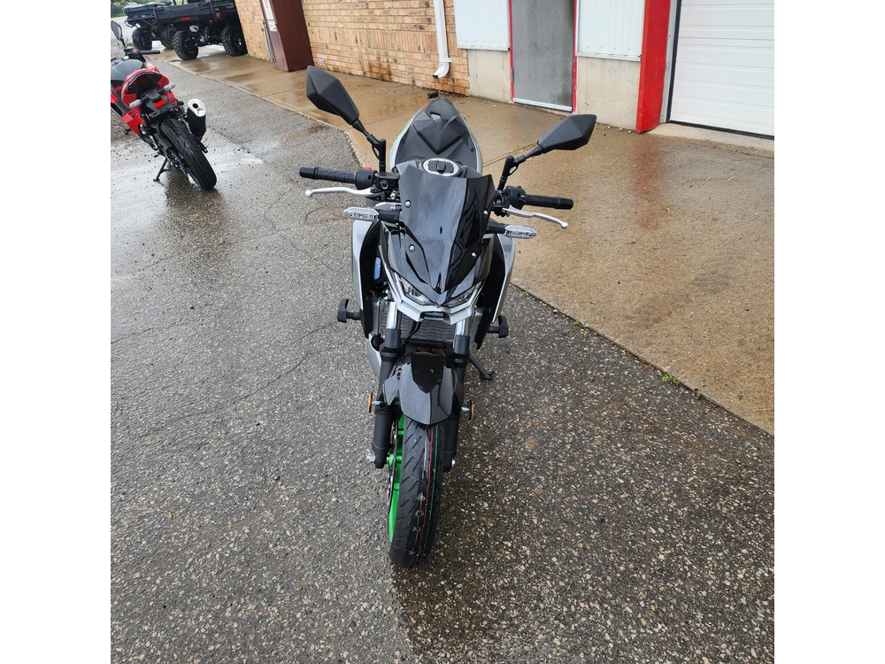 2025 Kawasaki Z500 Se alt