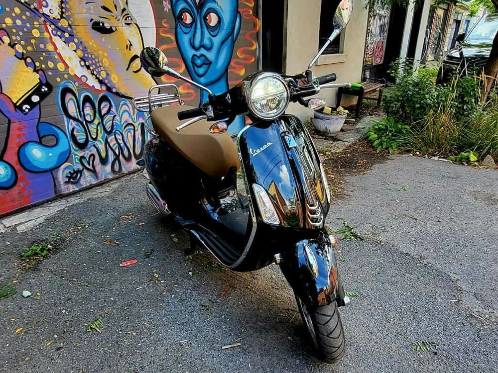 2022 Vespa Primavera 50 alt