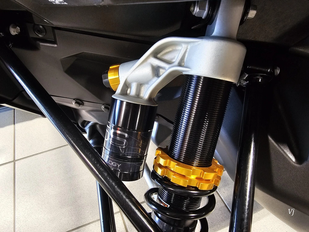 2027 Arctic Cat M 858 Sno Pro Alpha Es 165 3.0 G8 Display alt
