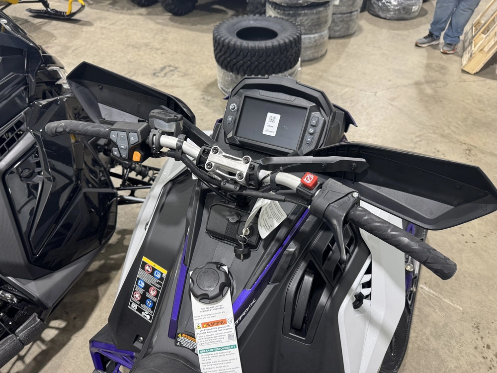 2027 Polaris Switchback Assault 9r 146 2.0 alt