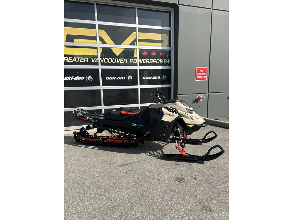 2027 Ski-doo Summit Adrenaline 154 850 E-tec Powdermax Ultra-light Flexedge 3.0' Shot alt