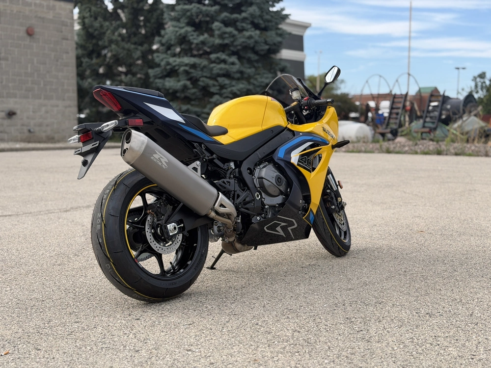 2027 Suzuki Gsx-r1000 40th Anniversary Edition alt