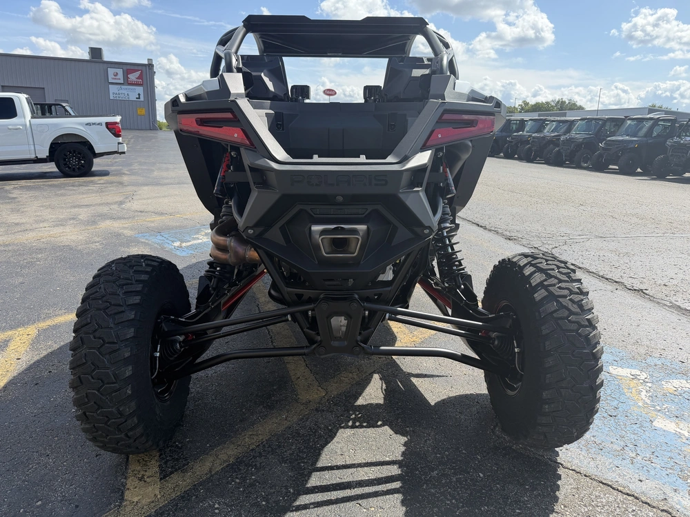 2026 Polaris Rzr Pro R Ultimate Ghost White Metallic alt